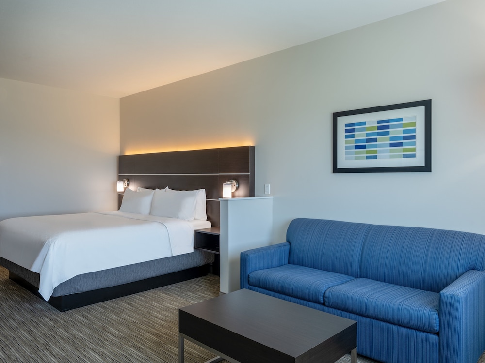 Holiday Inn Express & Suites Watertown by IHG - photo 14