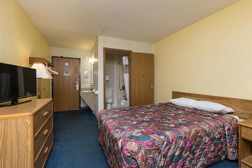 Motel 6 Moline - photo 28
