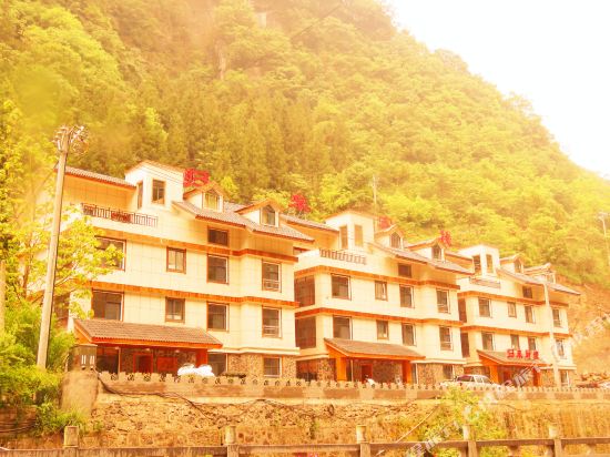 Guilai Inn — hotel in Songbai