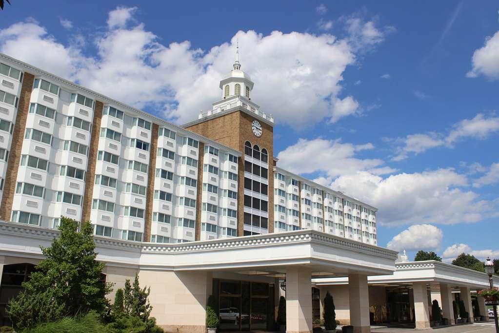 The Garden City Hotel - featured photo