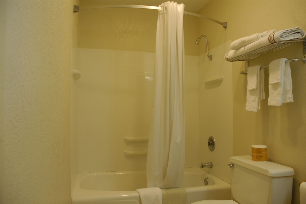 America's Best Inns & Suites - photo 22