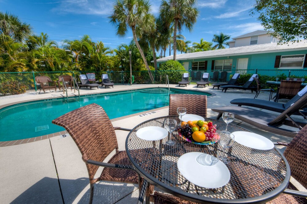 Southern Breeze 1 — 4-Star Luxury Hotel in Anna Maria, United States