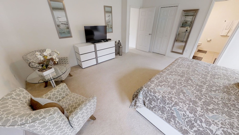 Crystal Cove Resort - photo 10