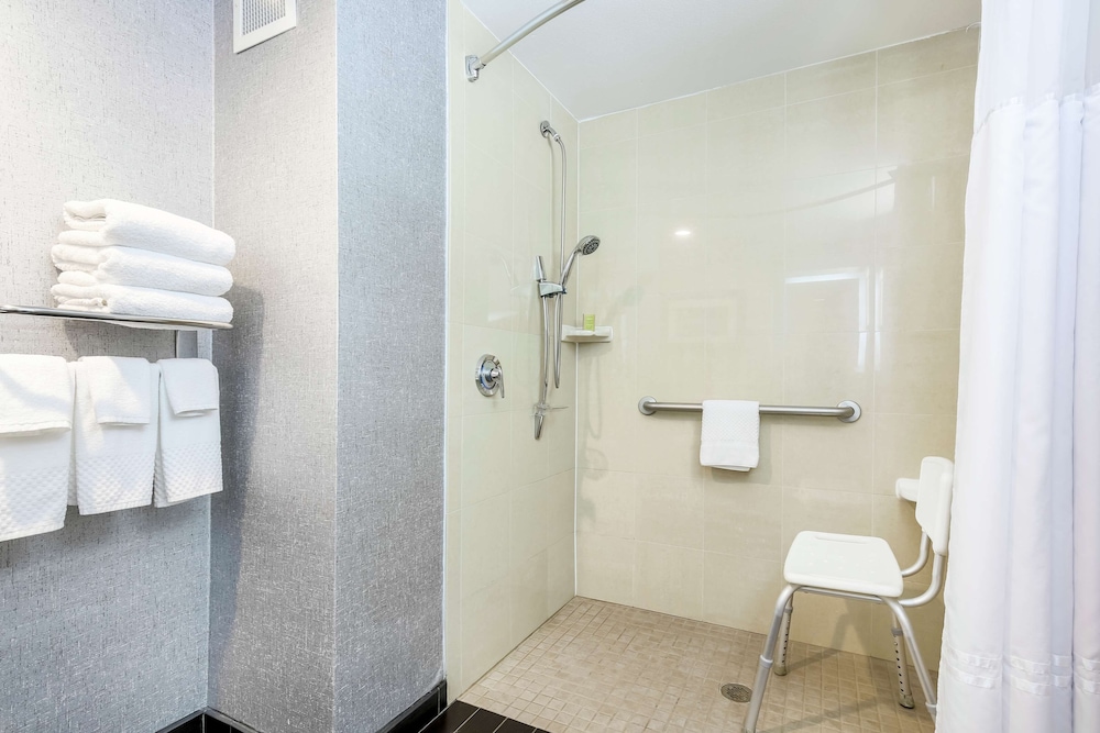 DoubleTree by Hilton Austin University Area - photo 20