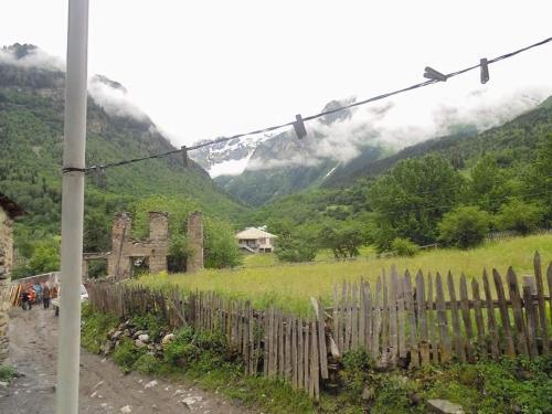 Jimsher Naveriani Guesthouse