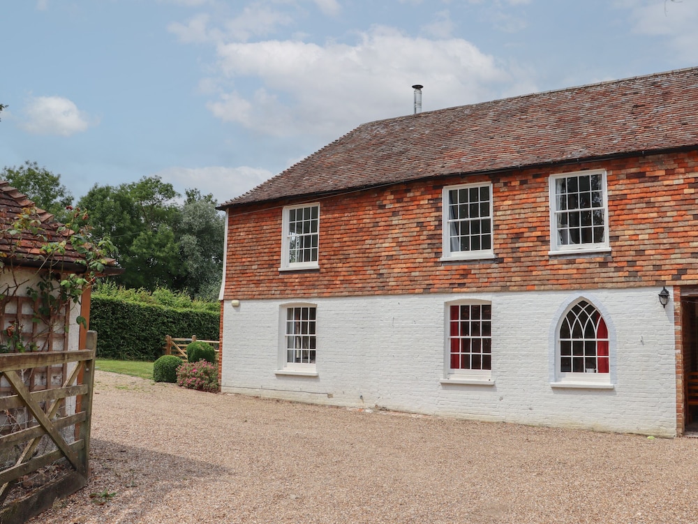 Mountfield Farm Cottage — 4-Star Luxury Hotel in Ashford, United Kingdom