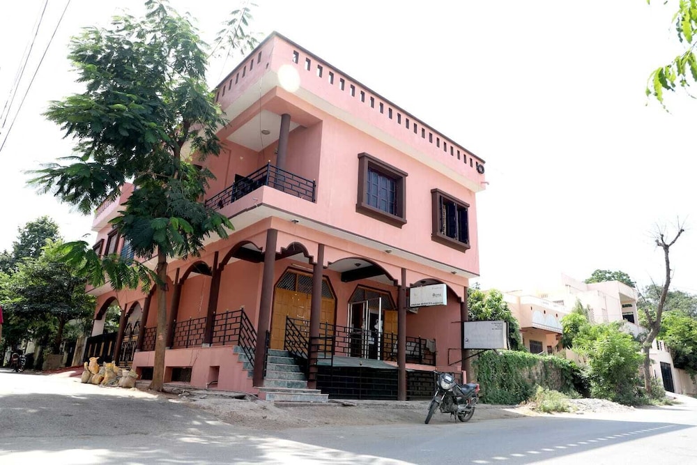 Relax Homestay — 4-Star Luxury Hotel in Udaipur, India