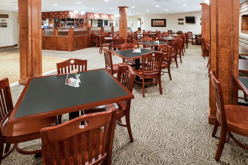 Clarion Hotel & Suites Convention Center Fredericksburg - photo 17