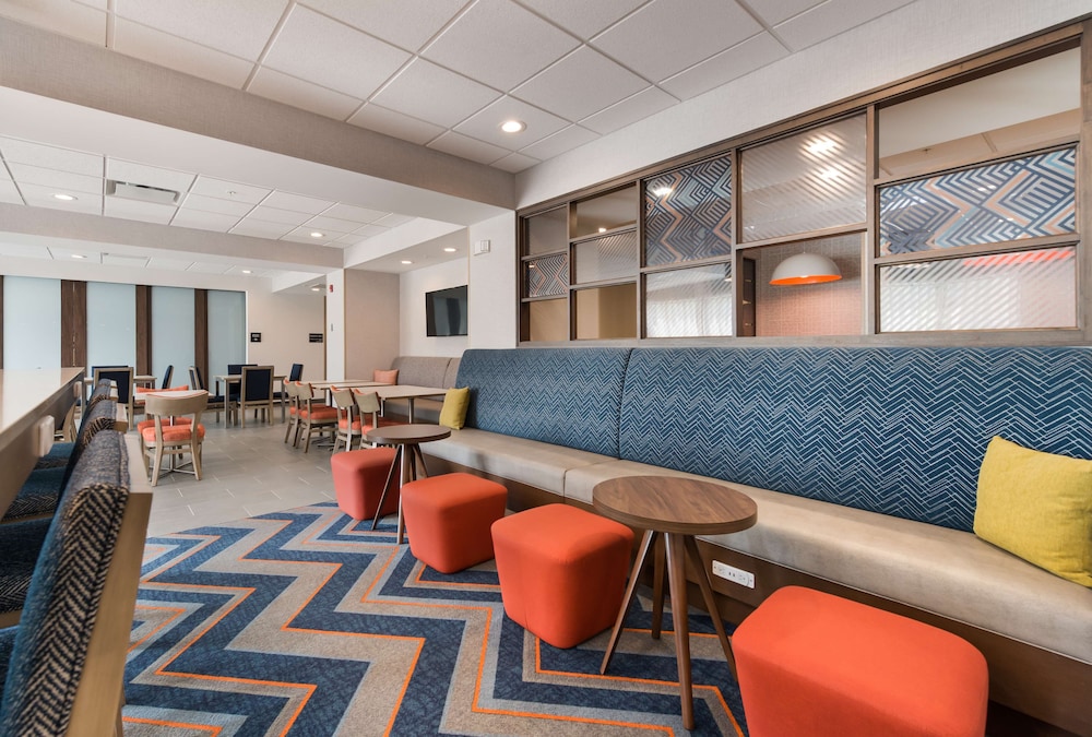 Hampton Inn Niles - photo 28