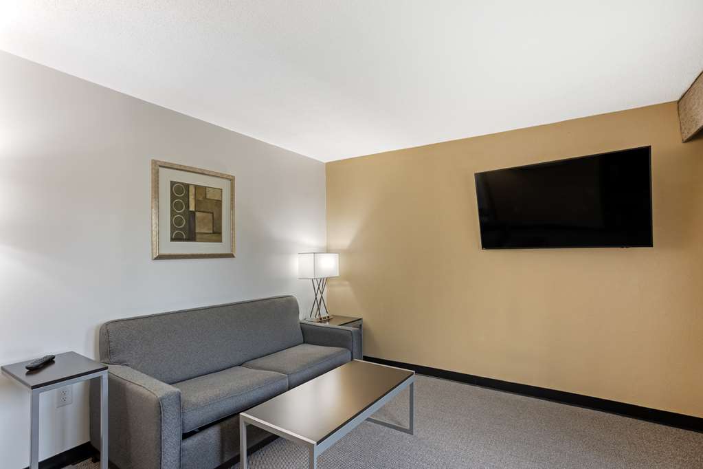 Best Western Plus Reading Inn & Suites - photo 21