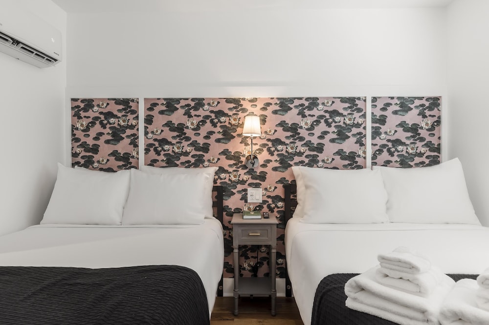 Marsh Hotel - photo 9