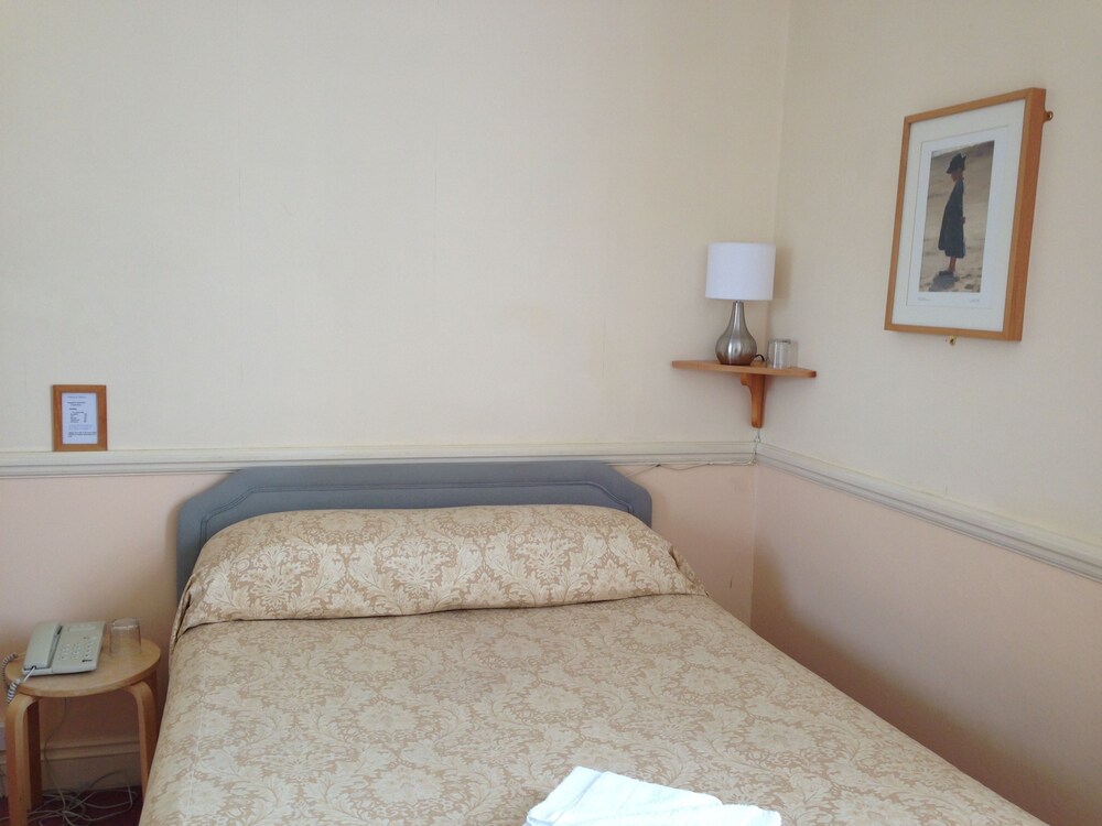 Adastral Hotel — Hove — photo 5