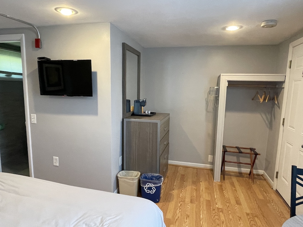Aquastar Inn - photo 9
