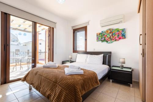Villa Iris by Ezoria Villas