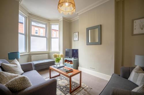 Inviting Home in Heart of Hereford with Parking & Garden — 4-Star Luxury Hotel in Hereford, United Kingdom