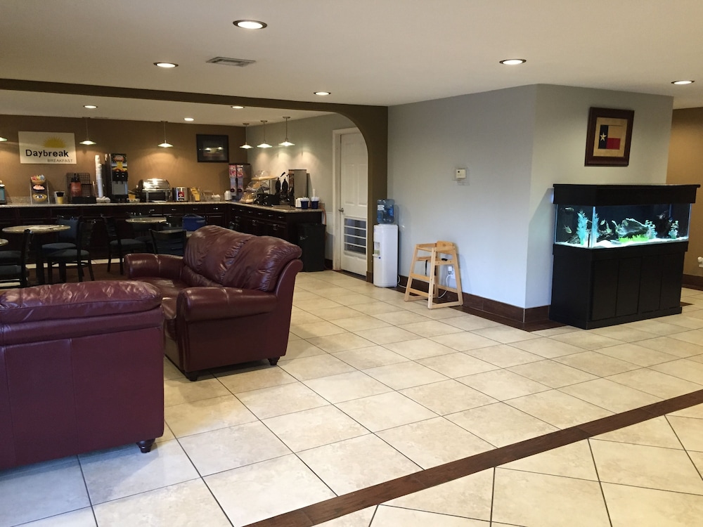 Days Inn by Wyndham New Braunfels - photo 4