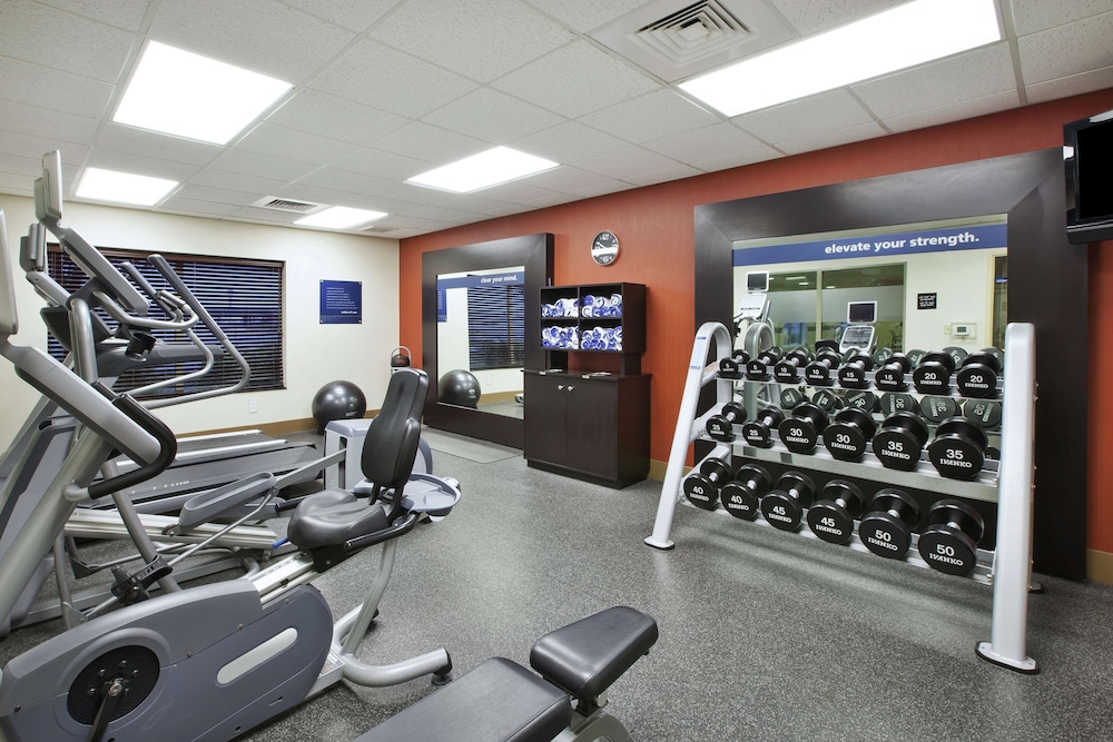 Hampton Inn & Suites Wichita Northeast - photo 22