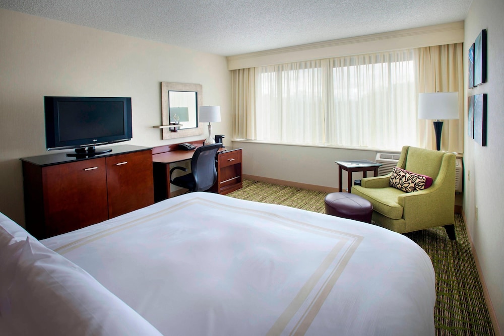 Boston Marriott Peabody - photo 6