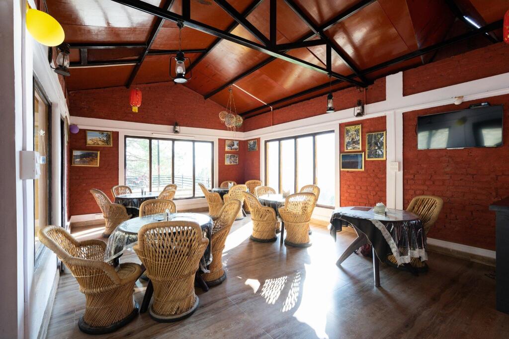 Cottage Ananda — 4-Star Luxury Hotel in Naini Tal, India
