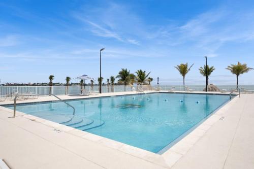 Ocean Isles Seaside Oasis — 4-Star Luxury Hotel in Marathon, United States