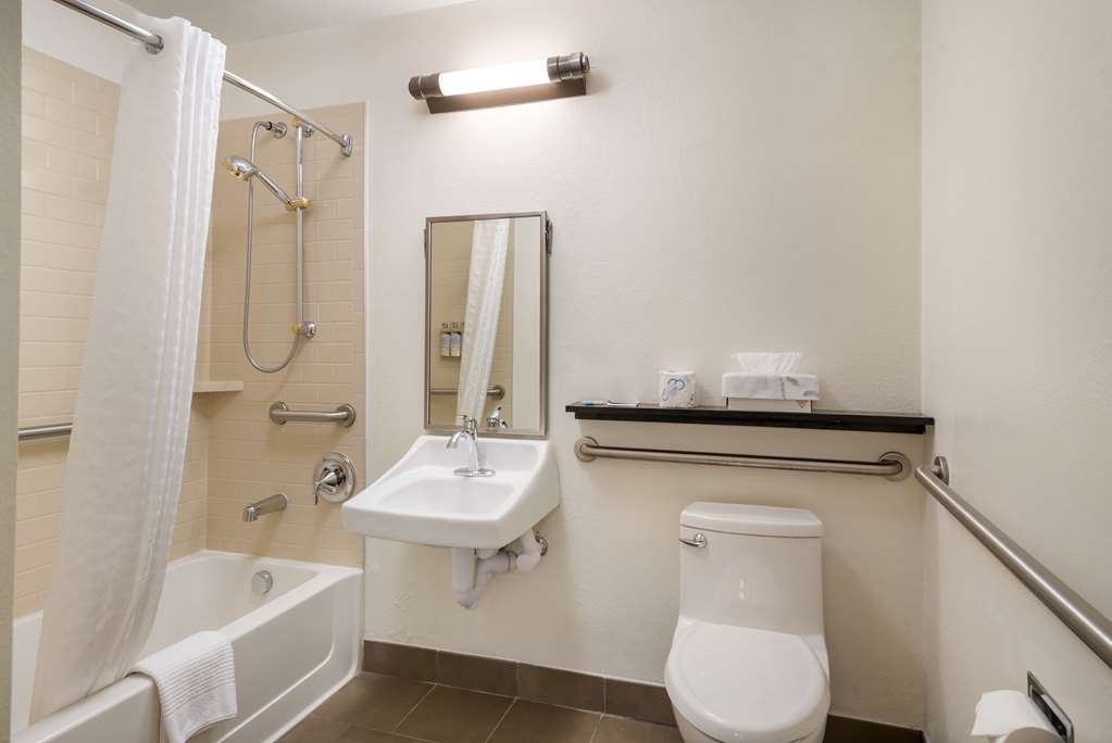 Sonesta Simply Suites Hampton - photo 27