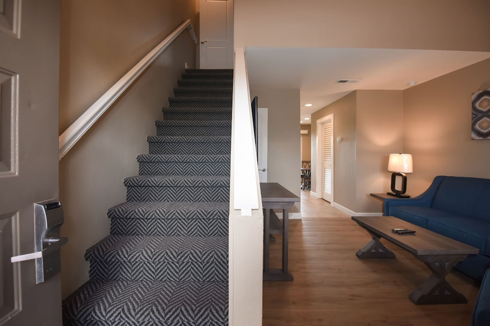 Waterside Suites & Marina - photo 4