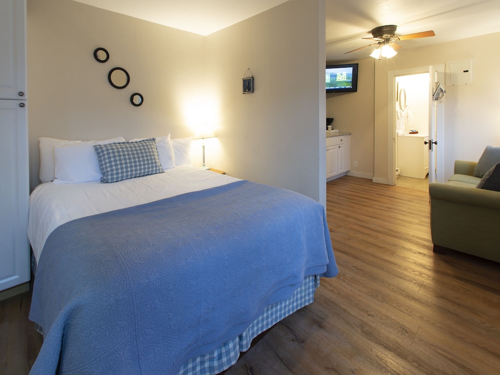 Edgewater Resort - photo 36
