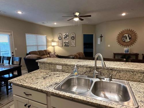 The LUX @ Stonebridge Close to SDC Resort Amenities - photo 5