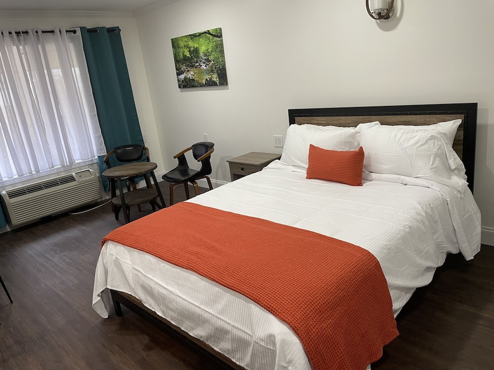 Gatehouse Motel - photo 14