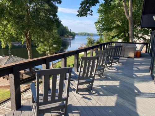 Otherside of Paradise in Mooresville, United States