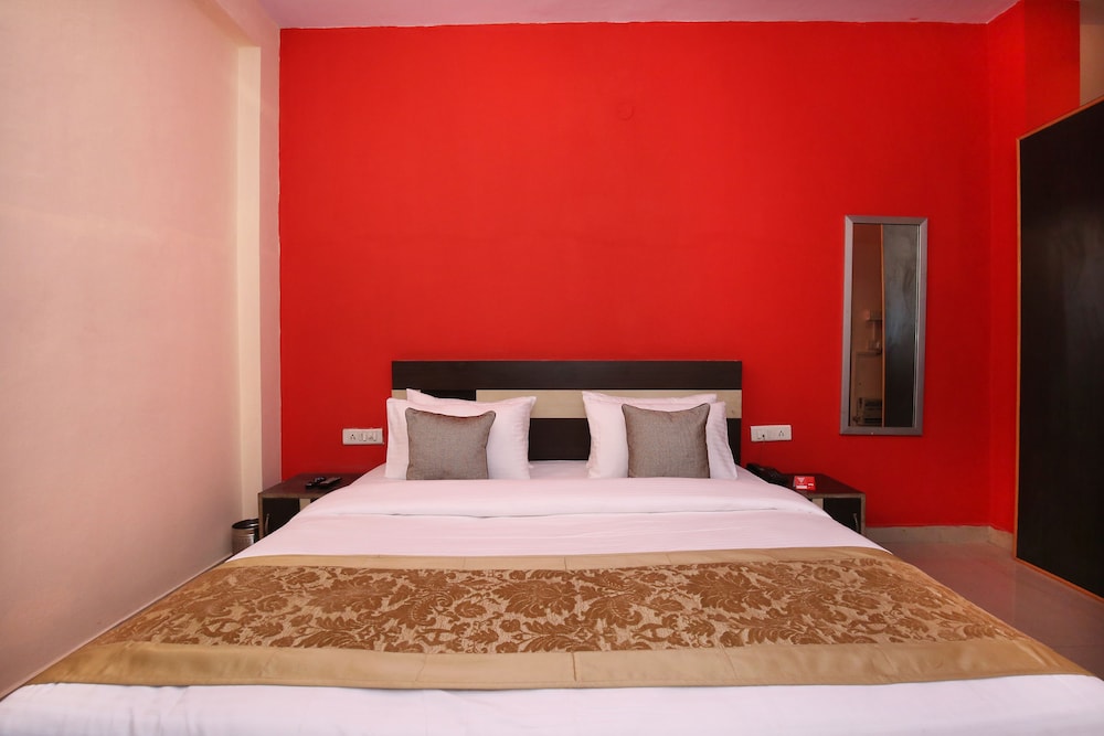 Oyo 9927 Hotel Prakash Inn