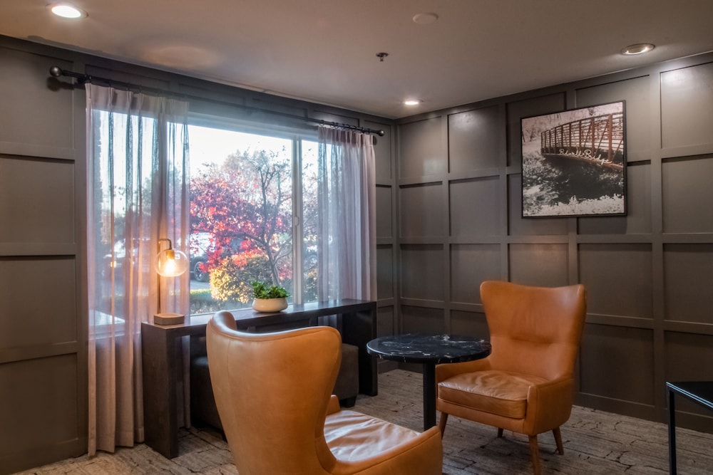 Oxford Suites Chico - photo 6