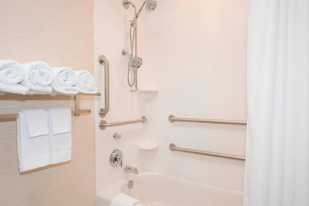 Fairfield Inn & Suites Fredericksburg - photo 23