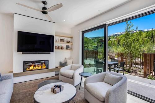 Electric Pass Lodge 105 by Snowmass Mountain Lodging — 4-Star Luxury Hotel in Snowmass Village, United States