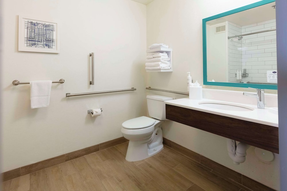 Hampton Inn Scranton at Montage Mountain - photo 20