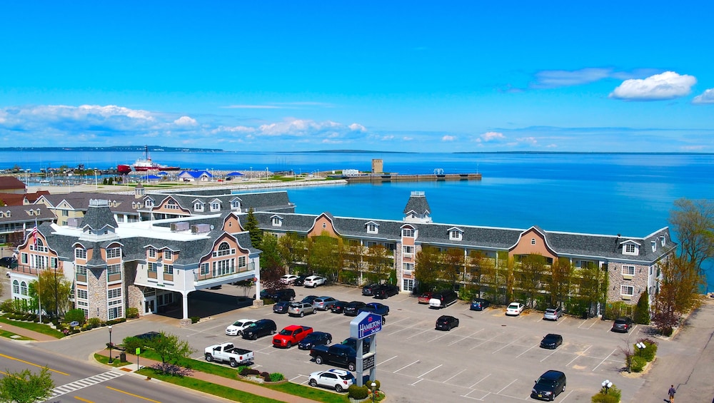Hamilton Inn Select Beachfront Mackinaw City - photo 38