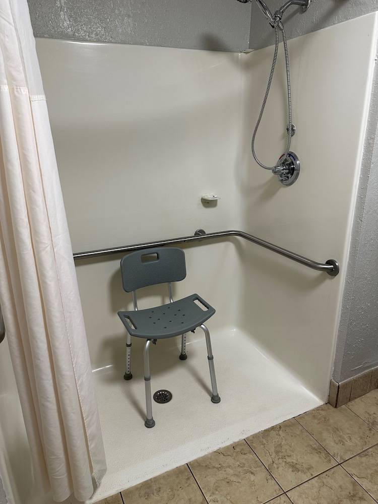 Quality Inn & Suites Florence Civic Center - photo 29
