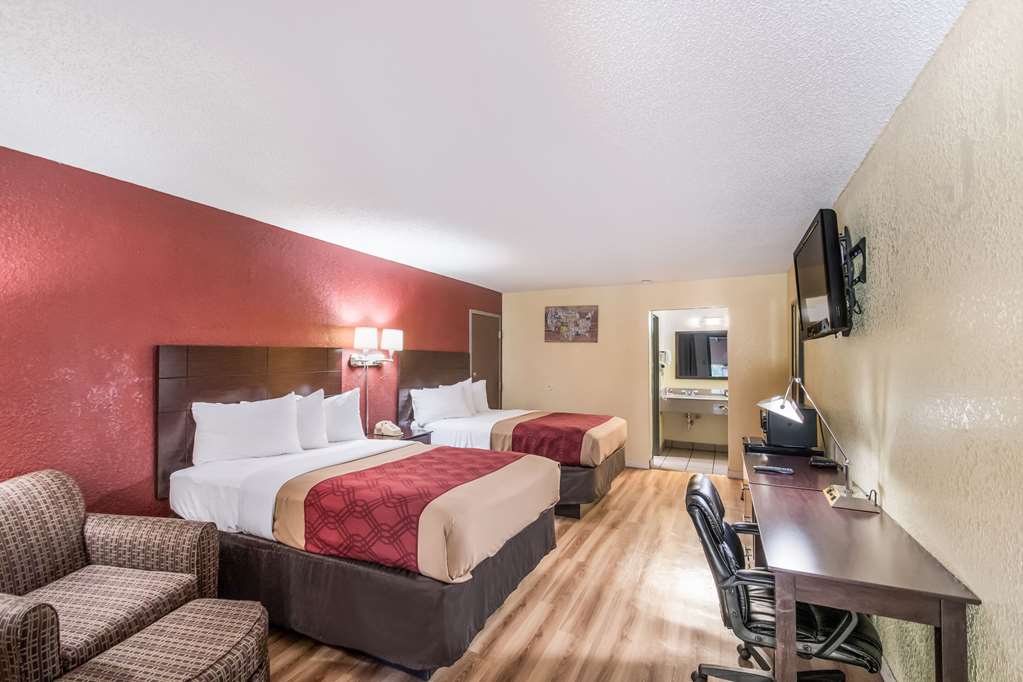 Econo Lodge Kearney Liberty - photo 12