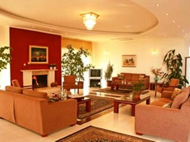 Kornilios Istron Hotel — hotel in Giannitsa
