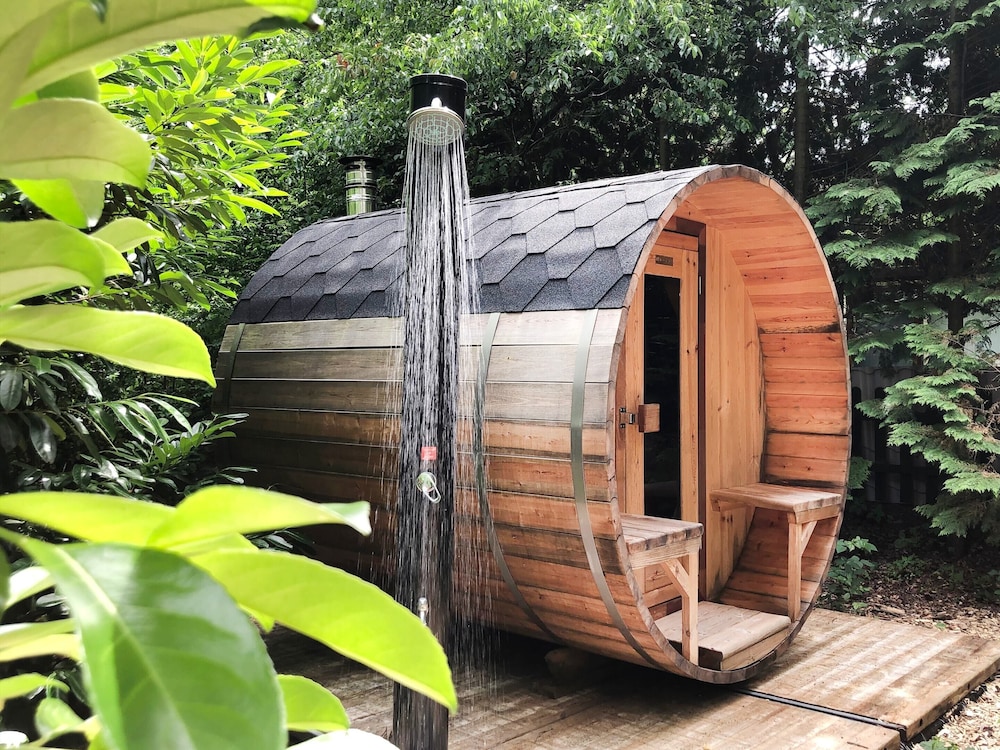 Stunning Home In Rheezerveen With Sauna — 5-Star Luxury Hotel in Hardenberg, Netherlands