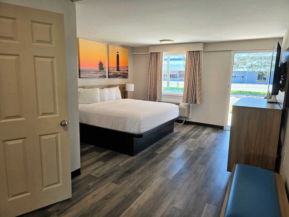Days Inn & Suites by Wyndham Port Huron - photo 24
