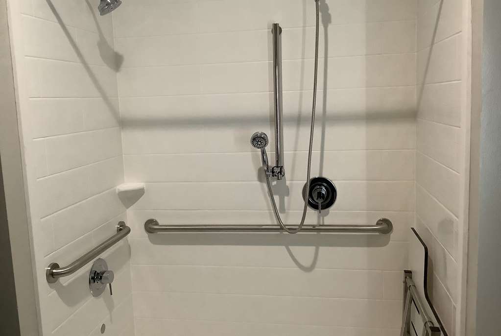 La Quinta Inn & Suites by Wyndham Corpus Christi Southeast - photo 18