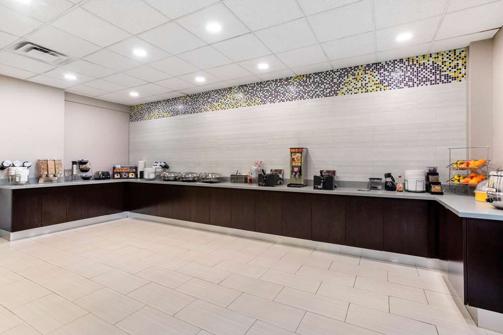 La Quinta Inn & Suites by Wyndham Indianapolis South - photo 30