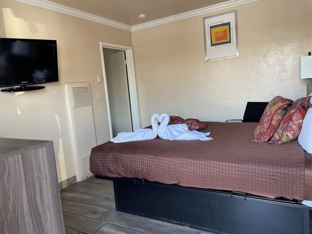 Holland Inn & Suites - photo 23
