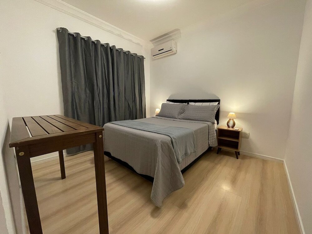 Linda Vista Um apartamento por andar 3 Suítes 2 Garagens
