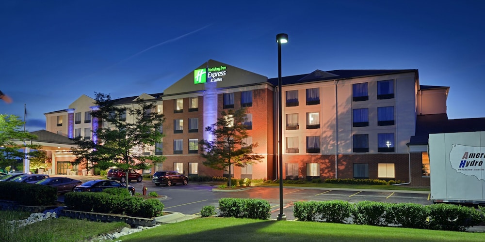 Holiday Inn Express & Suites New Berlin by IHG - photo 46