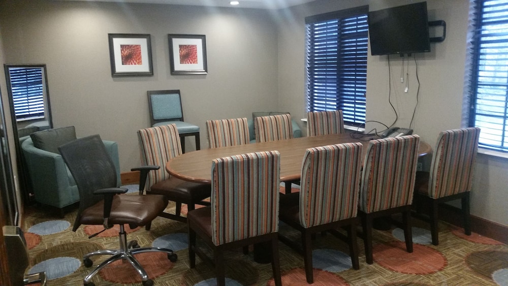 Staybridge Suites Lincolnshire by IHG - photo 35