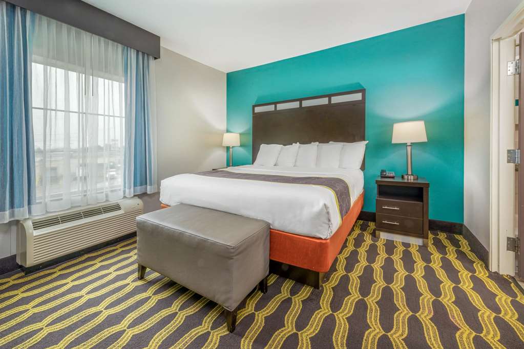 La Quinta Inn & Suites by Wyndham Houston Humble Atascocita - photo 20