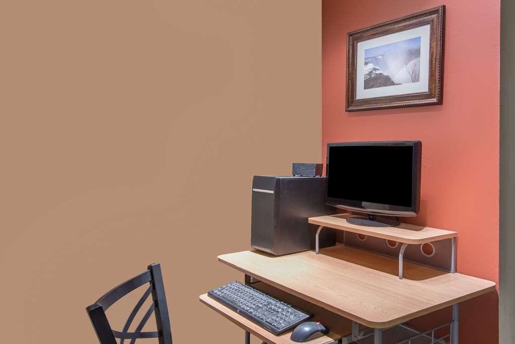 Super 8 by Wyndham Youngstown Austintown - photo 16