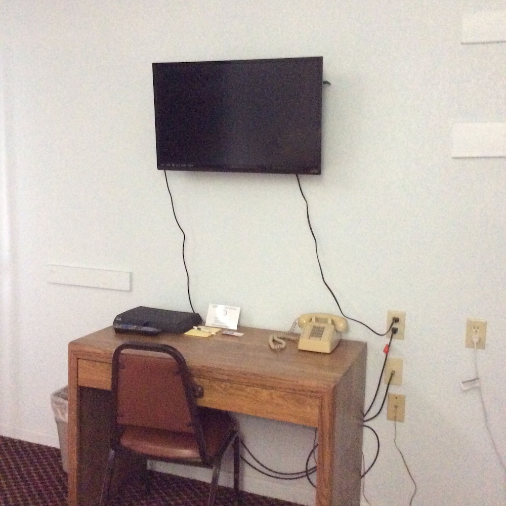 Regency Inn Comanche - photo 9